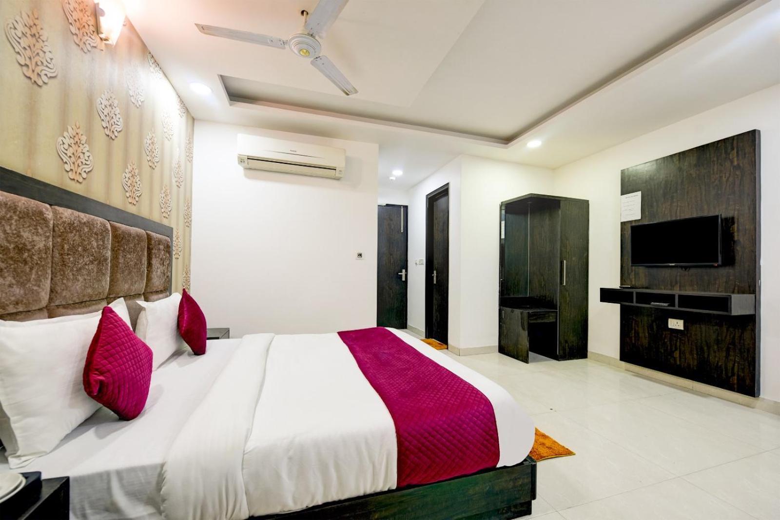 The Atlantes Suite Near Delhi Airport New Delhi Exterior photo