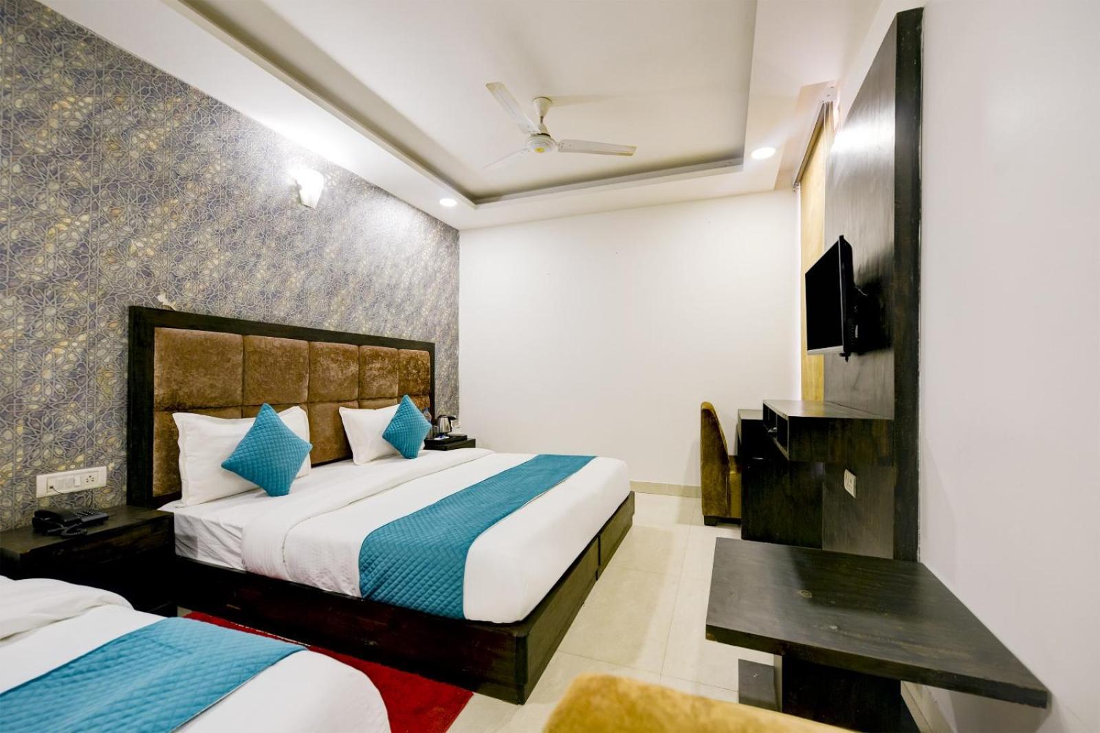 The Atlantes Suite Near Delhi Airport New Delhi Exterior photo