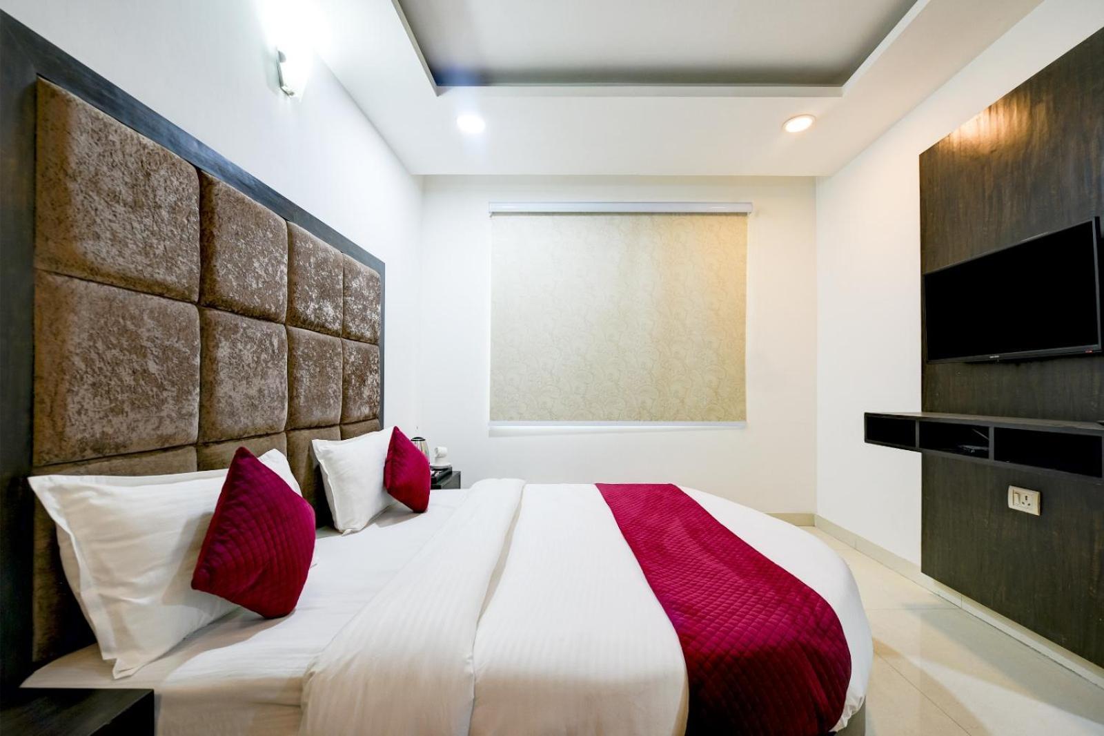 The Atlantes Suite Near Delhi Airport New Delhi Exterior photo
